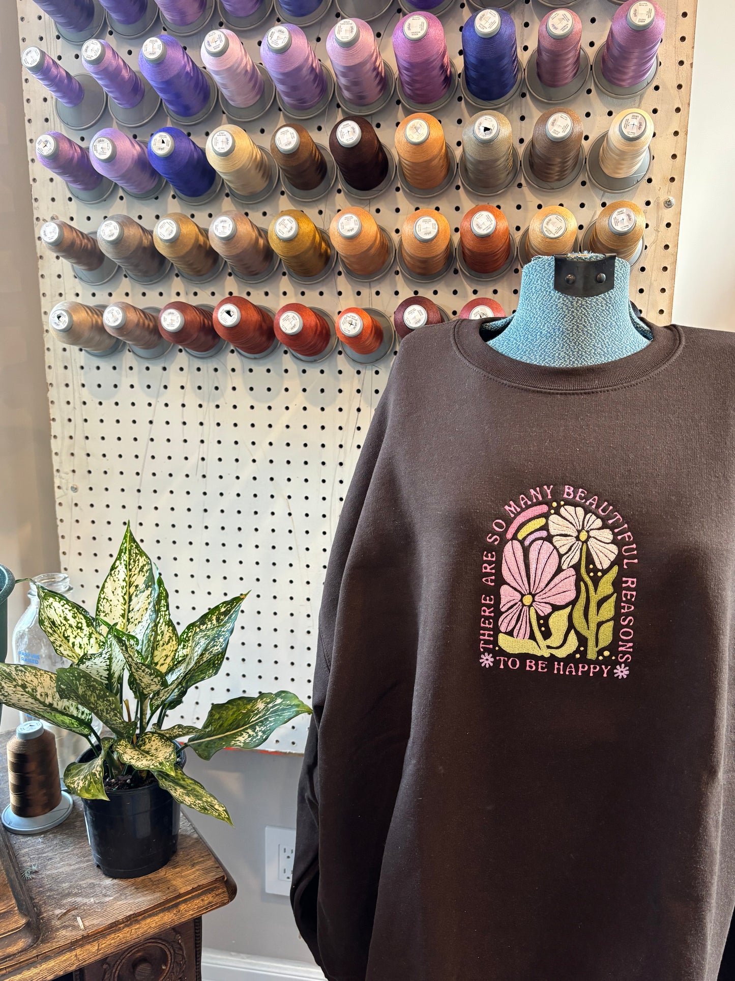 2XL brown "So many Beautiful Things" Crew