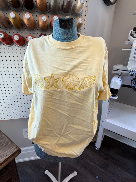 Medium butter seashells tee
