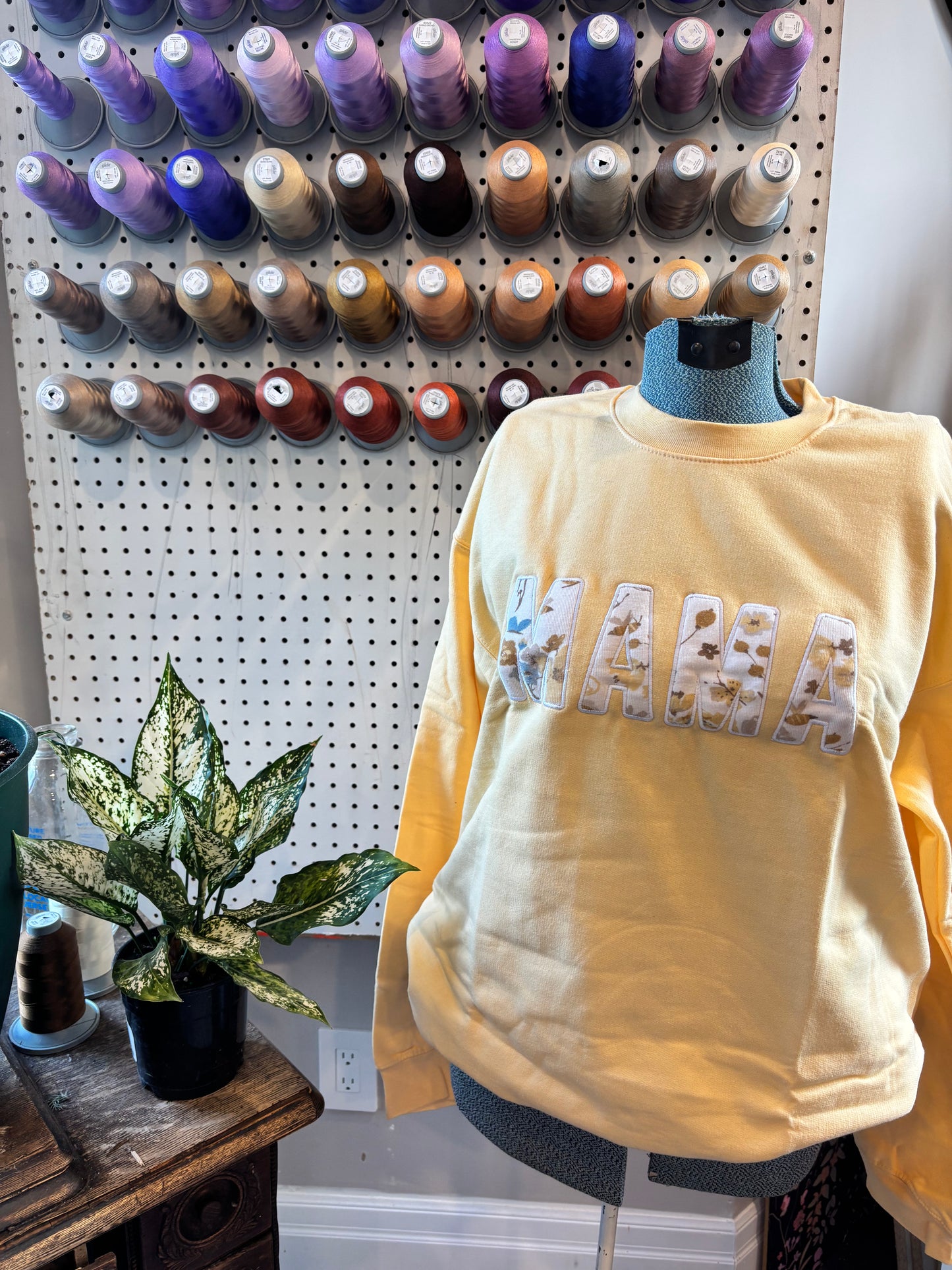 medium butter mama appliqué crew