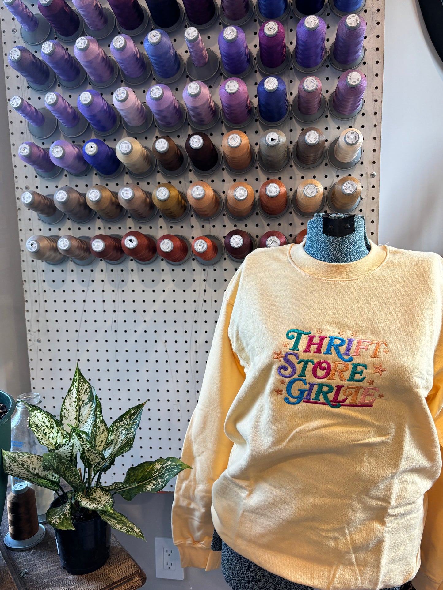 XL butter thrift store girlie crew